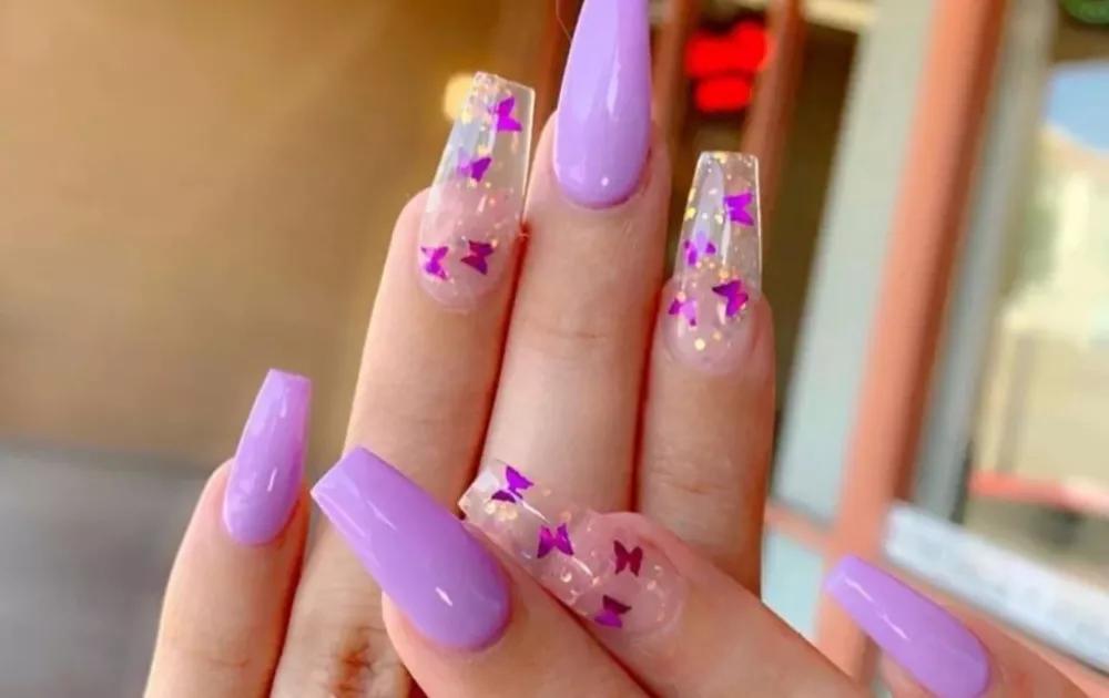 Unhas de rainha! Com unhas grandes assim, você merece ser tratada como uma rainha! 