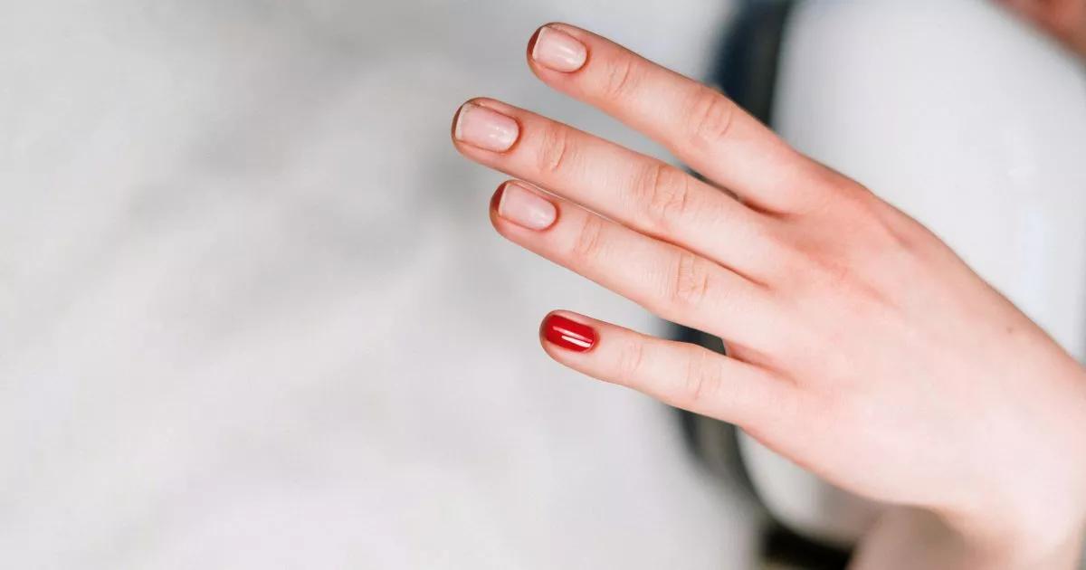 Unhas Curtas Delicadas: Dicas e Inspirações para Estilos Encantadores