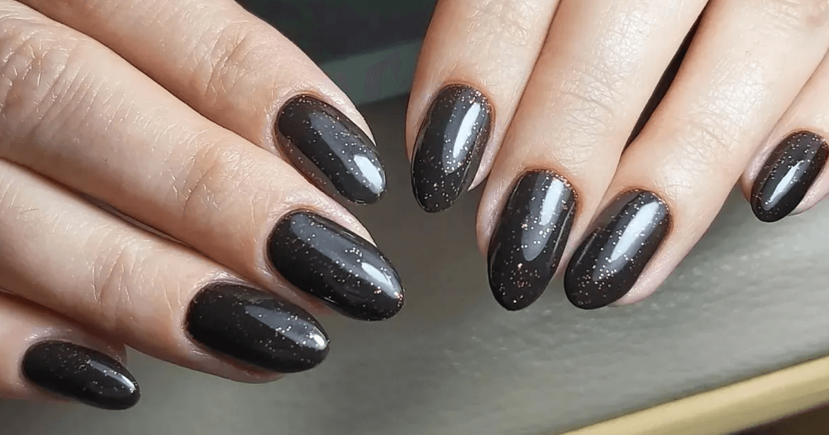 Unhas em Gel Preto: O Clássico que Nunca Sai de Moda