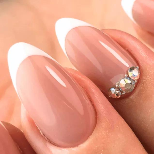 Unhas Francesas: O Clássico que Nunca Sai de Moda