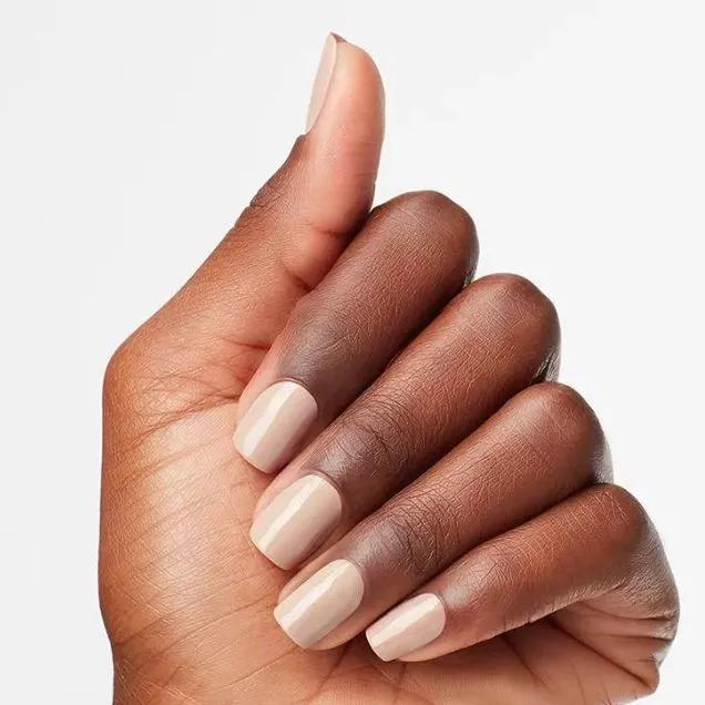 opao de O Charme Discreto do Esmalte Nude