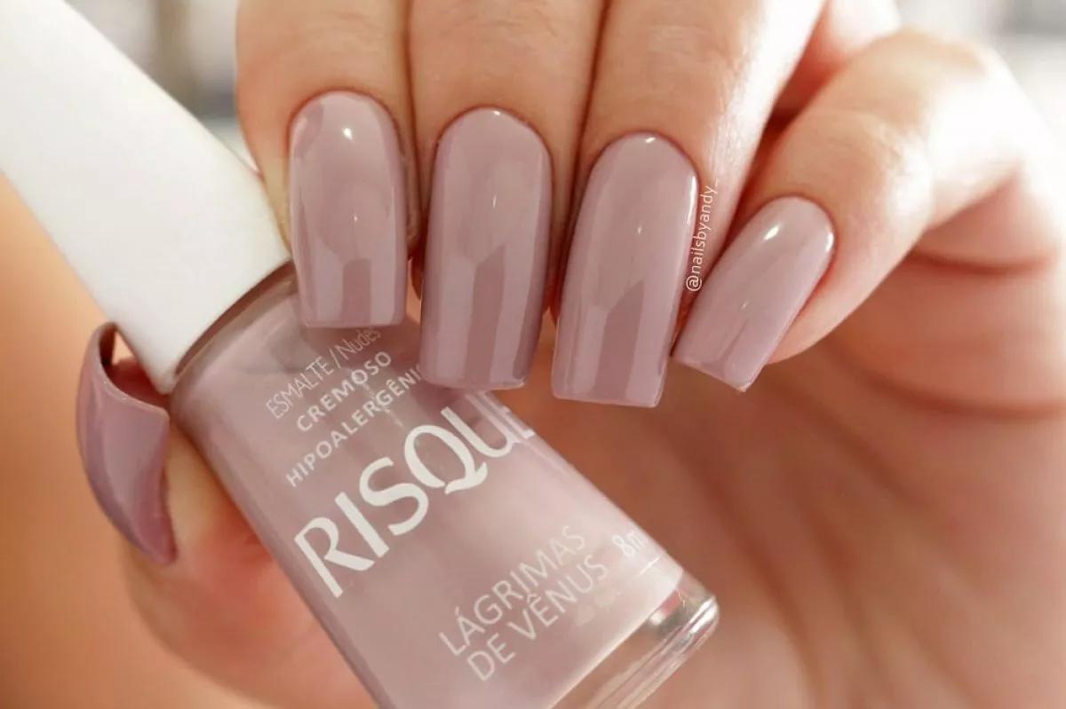 Unhas Nude: Simplicidade e Sofisticação para Noivas Elegantes.