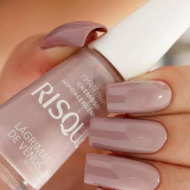 opao de O Charme Discreto do Esmalte Nude