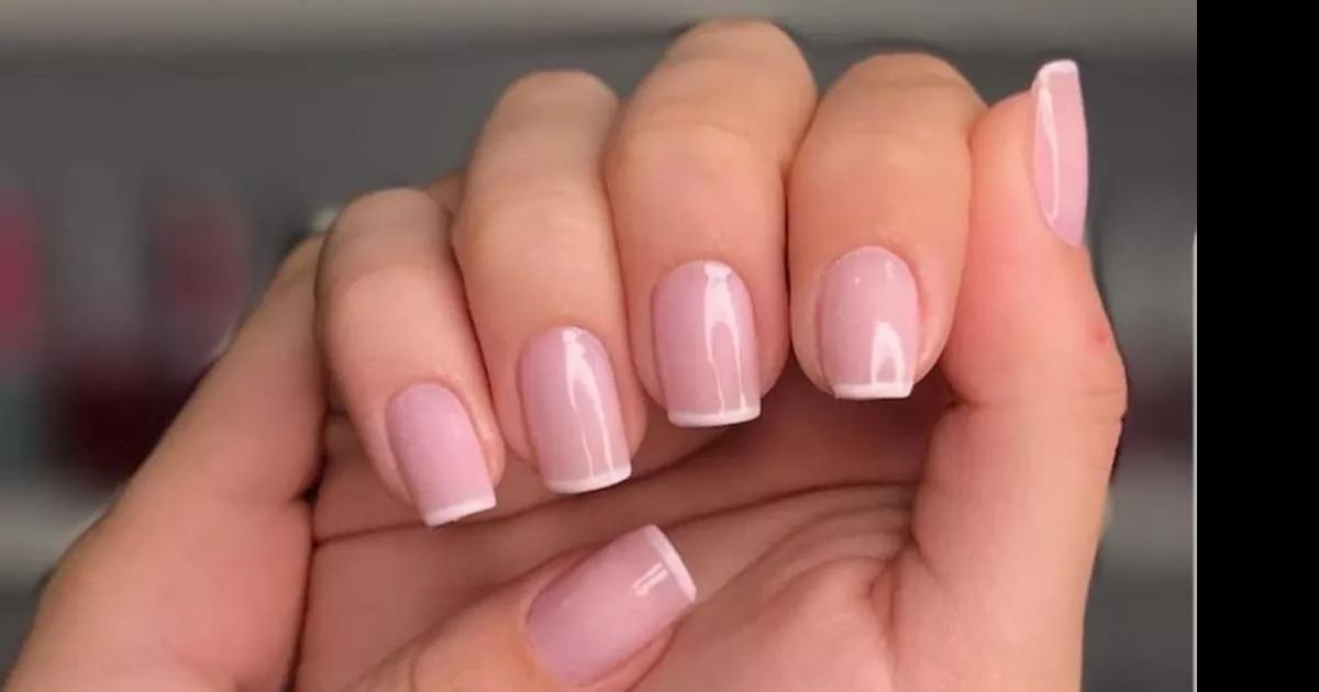 Unhas feitas com carinho e muito amor!  