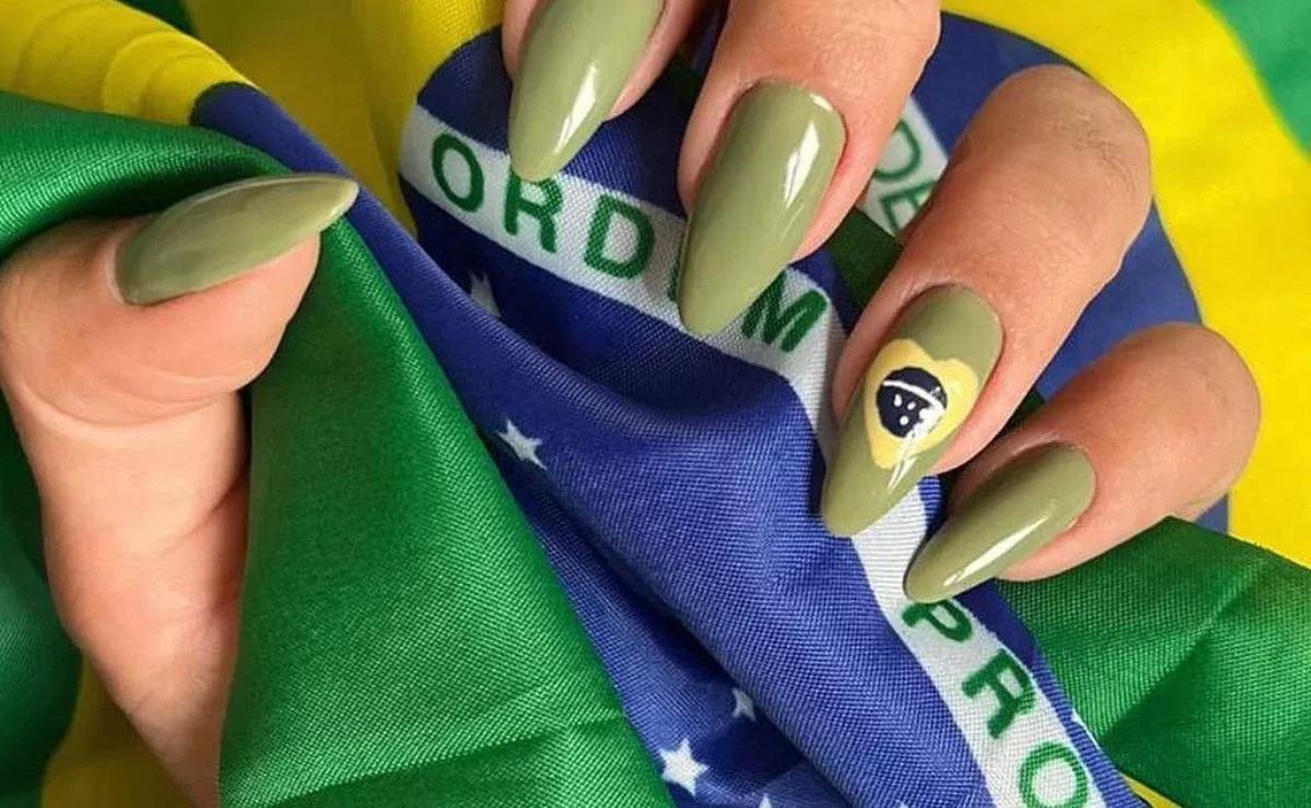 Destaque-se com unhas do Brasil. Um visual futurista e deslumbrante para celebrar as Olimpíadas em grande estilo!