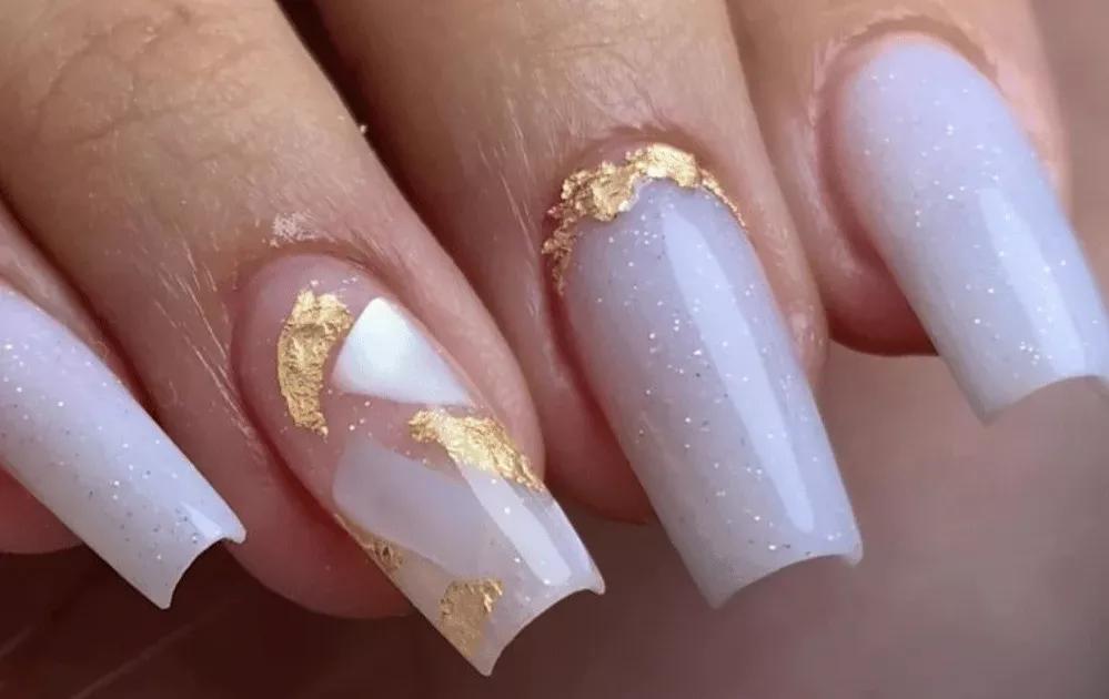 Pura elegância: minhas unhas brancas prontas para qualquer ocasião!