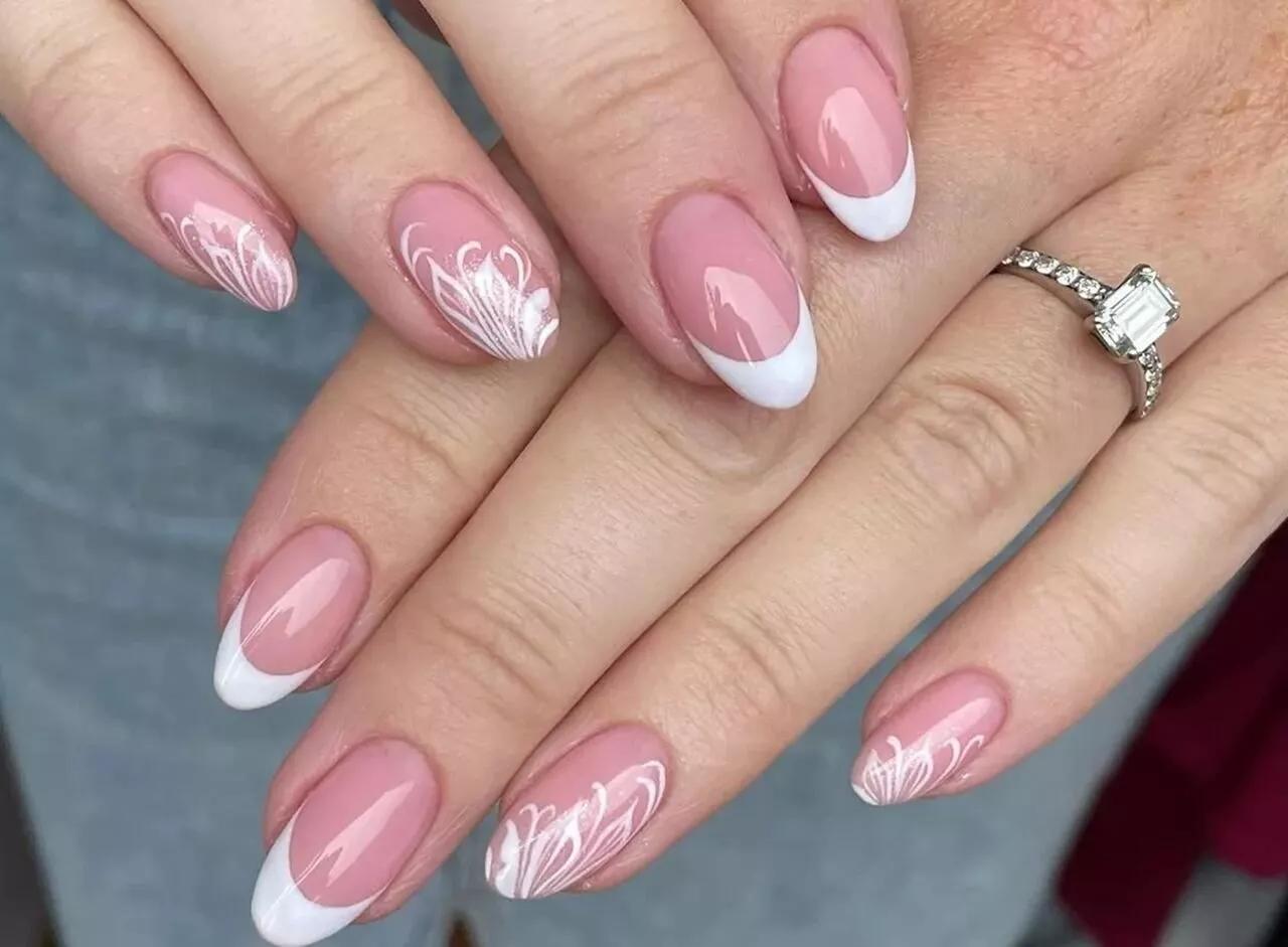 Unhas de fibra: resistência e beleza em um só lugar.