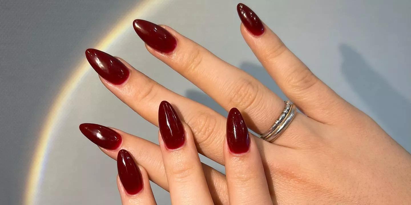 Unhas monocromáticas: a minha terapia!