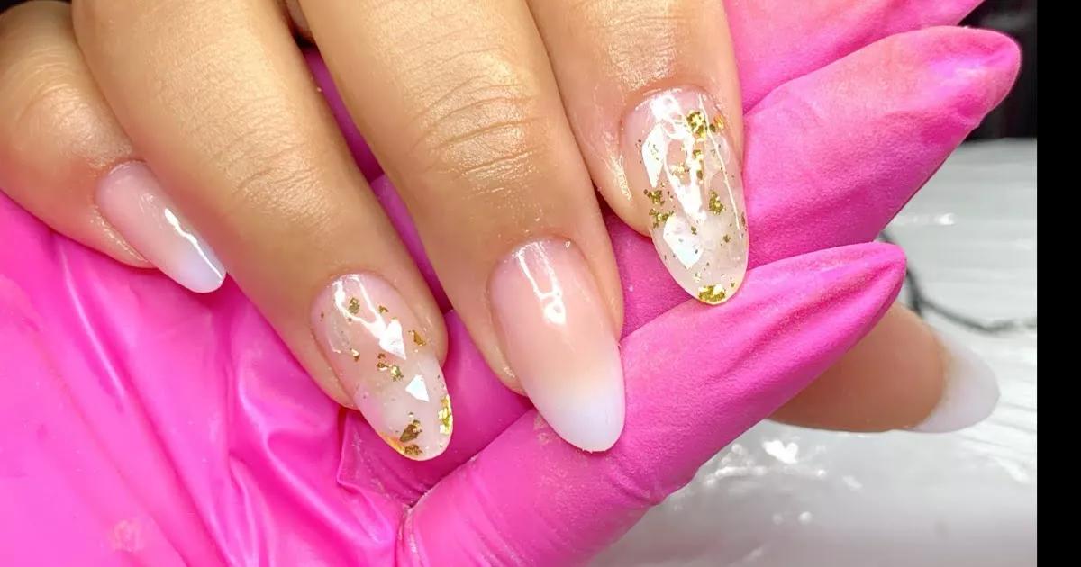 Durabilidade e estilo em cada detalhe! Descubra a beleza e a resistência das unhas de fibra, perfeitas para quem busca um visual impecável por mais tempo.